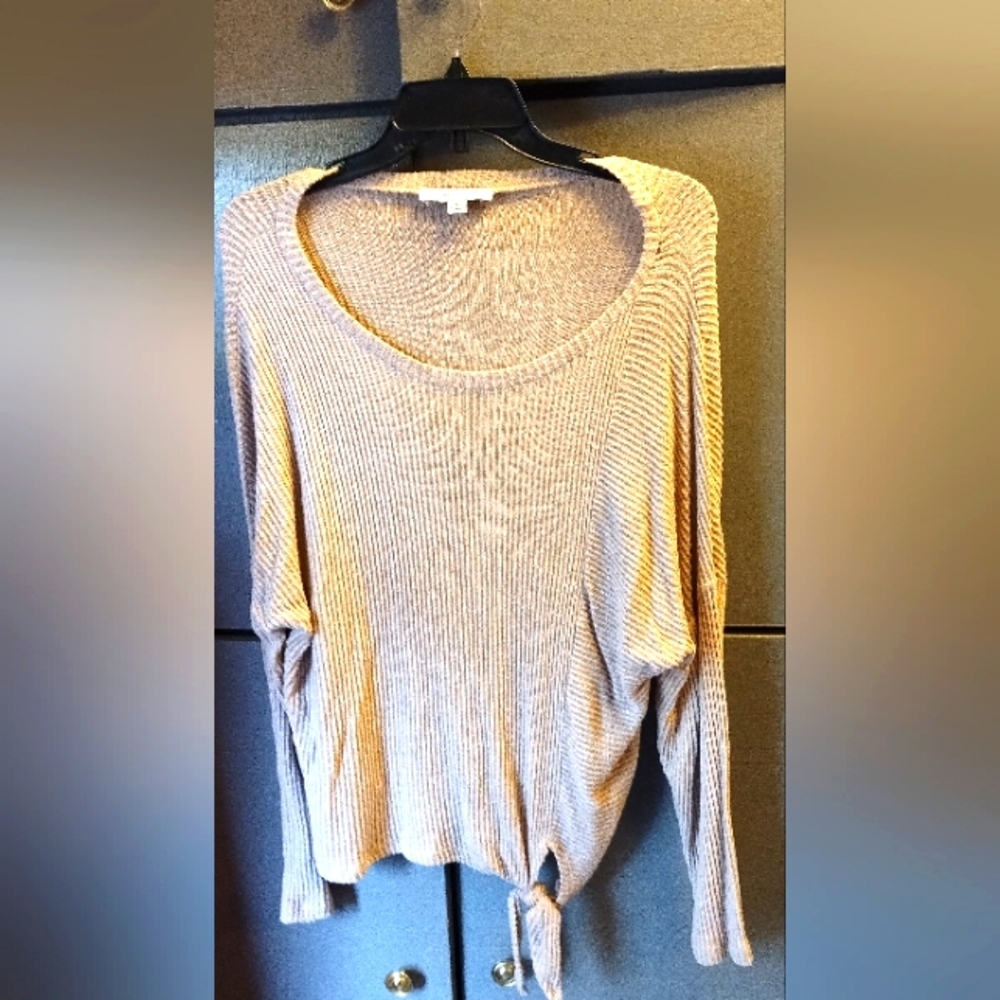 Ex large tan sweater with tie at bottom
